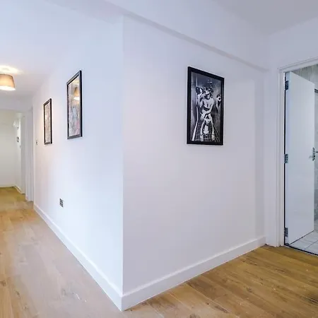 #6 - Vibrant In Centre - Sleeps 7 - Exclusive Offers At A-kapartments Liverpool