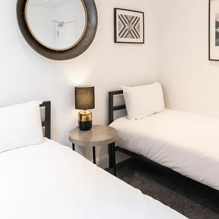 Host & - Slater Street Апартаменты *