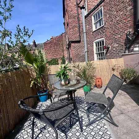 Ropewalks Centre With Roof Terrace Apartment