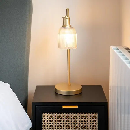 Luxury 4br Centre House - Free Parking *
