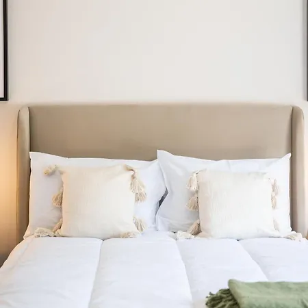 Luxury 4br Centre House - Free Parking *