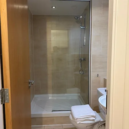 Lägenhet Centre 2 Bed 2 Bath With En-suite Liverpool
