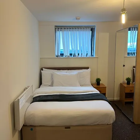 Centre 2 Bed 2 Bath With En-suite Lägenhet