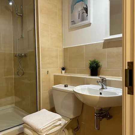Centre 2 Bed 2 Bath With En-suite Liverpool