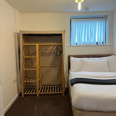 Centre 2 Bed 2 Bath With En-suite * Liverpool