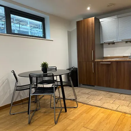 Lägenhet Centre 2 Bed 2 Bath With En-suite Liverpool