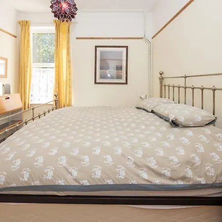 The House לינה וארוחת בוקר *
