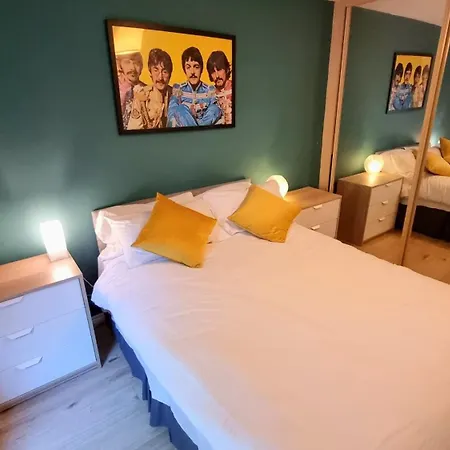 Cosy 2br Modern With Free Parking Apartment
