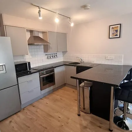 Cosy 2br Modern With Free Parking * Liverpool