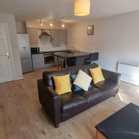 Cosy 2br Modern With Free Parking *