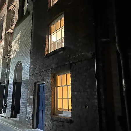 10 Hockenhall - Liverpool's Oldest House *