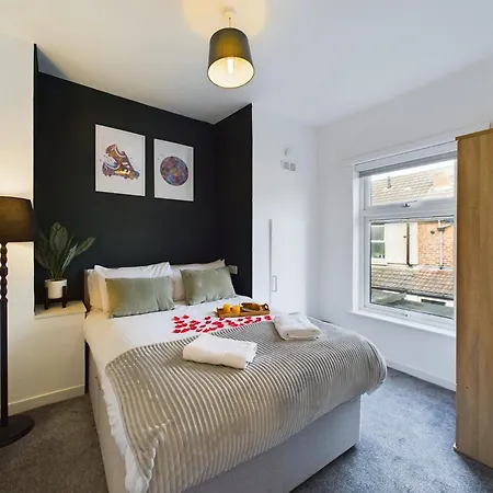 Charming - Cosy Retreat - Short Drive To Centre - Free Parking