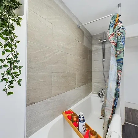 Charming - Cosy Retreat - Short Drive To Centre - Free Parking Appartement *
