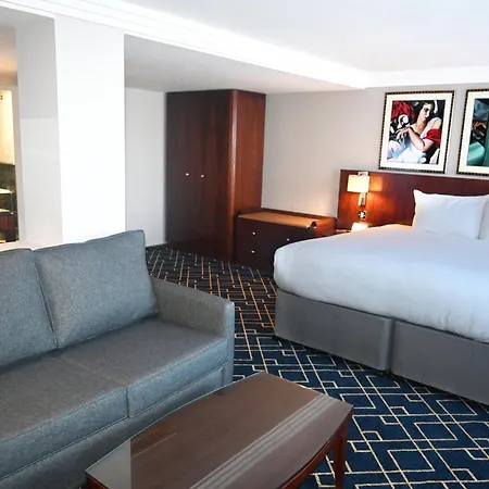 Crowne Plaza - John Lennon Airport By Ihg Отель