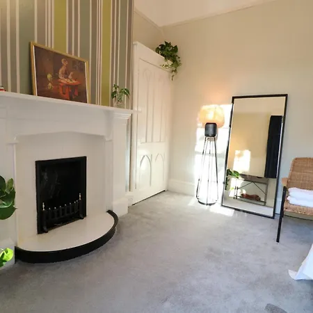 Gæstehus Mossley Hill Retreat *