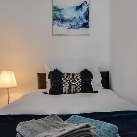 Semesterbostad With Alexandra 2 Free Parking - High Speed Free Wifi Close To Stadiums
