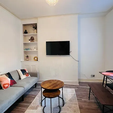 Charming 3-bed Anfield Apartment *