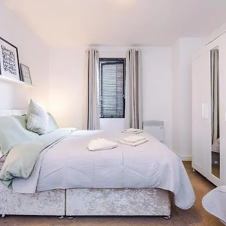 Sleeps 6, Stylish Apartment, Perfect For Groups, Long Term Disc 公寓 *