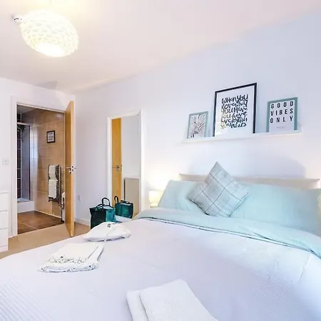 Sleeps 6, Stylish Apartment, Perfect For Groups, Long Term Disc 公寓 *