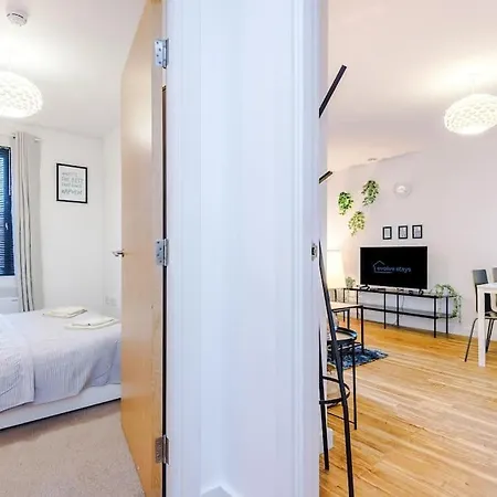 Sleeps 6, Stylish Apartment, Perfect For Groups, Long Term Disc 公寓