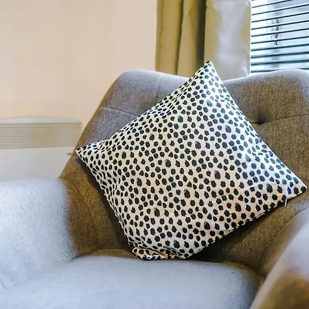 Sleeps 6, Stylish Apartment, Perfect For Groups, Long Term Disc 公寓 *