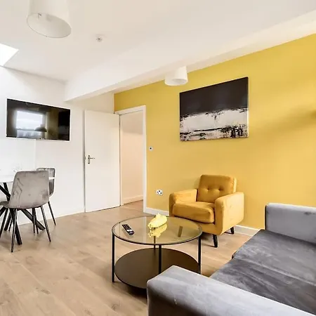 Centre 2 Bedroom Apartment, Sleeps 6 Guests - Close By To Main Shops, Attractions, Bars & More! Appartement Liverpool
