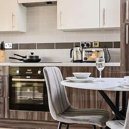 Appartement Centre 2 Bedroom Apartment, Sleeps 6 Guests - Close By To Main Shops, Attractions, Bars & More!