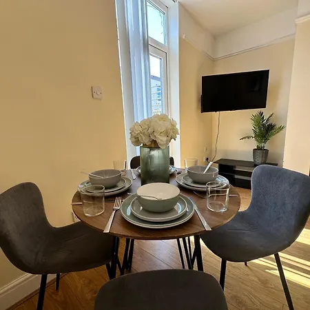 公寓 Modern 5 Bedroom House Near Lark Lane *
