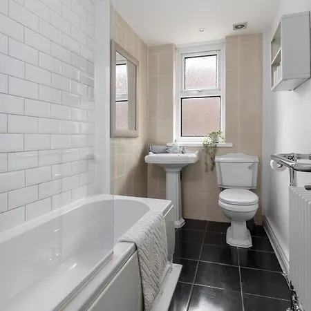 1 At Jubilee House - Free Parking, Self Check-in, Fast Wifi And Smart Tv By Yoko *