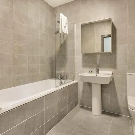 Stylish For 8 Guests * Liverpool