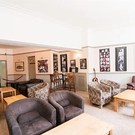 Lyndan Guest
