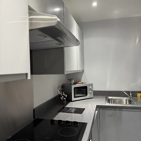 Cozy Hideaway - 1-bed Perfect For Couples & Solo Travelers Апартаменты Ливерпуль