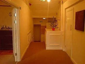 Manor House Hotel 2*