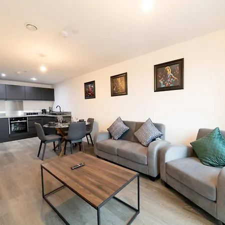 Spacious 1 Bed In W Views *