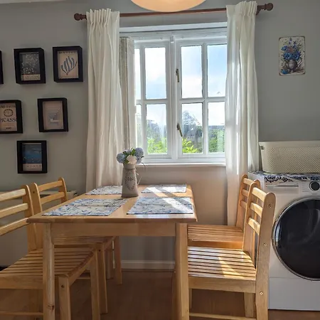 Vintage 2-bed Centre Gem Free Parking *