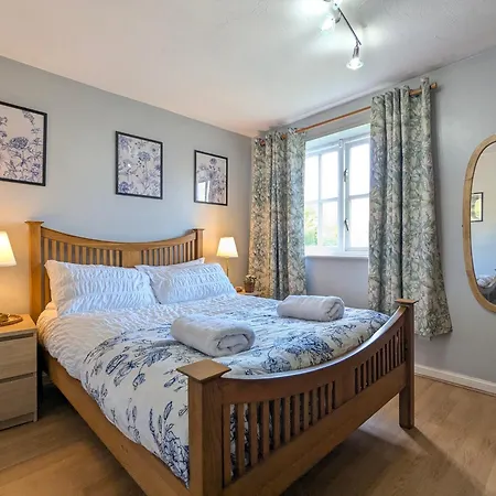 Vintage 2-bed Centre Gem Free Parking Апартаменты Ливерпуль