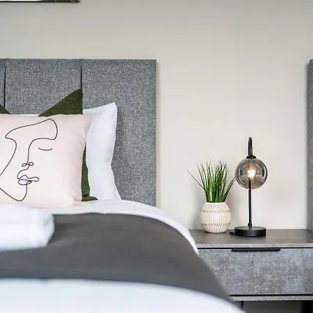 Lennon's Place Sleeping 5 Guests Liverpool