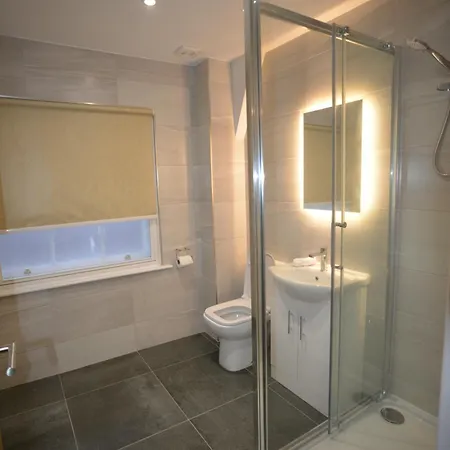 Апартаменты Chic Escape - Perfect 1-bed For Business & Leisure