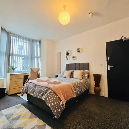 1 Casa Compartilhada No L7 *
