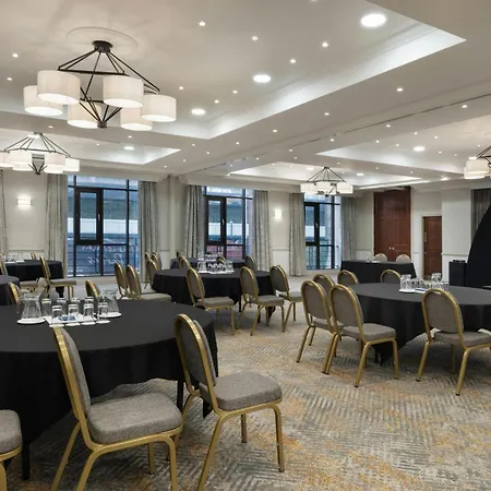 Delta By Marriott Centre Отель