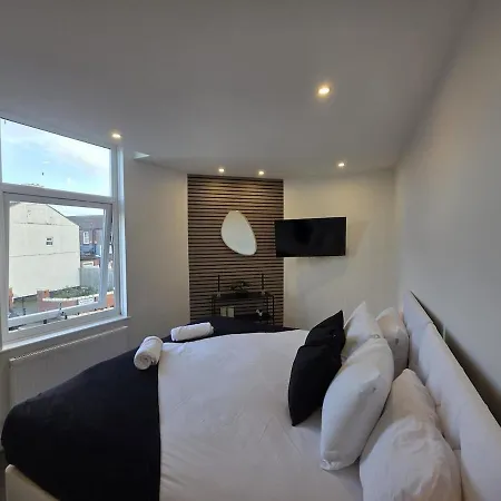 18 Anfield 5 Min Walk Sleeps 7 4br 5bed 3bathrms Liverpool