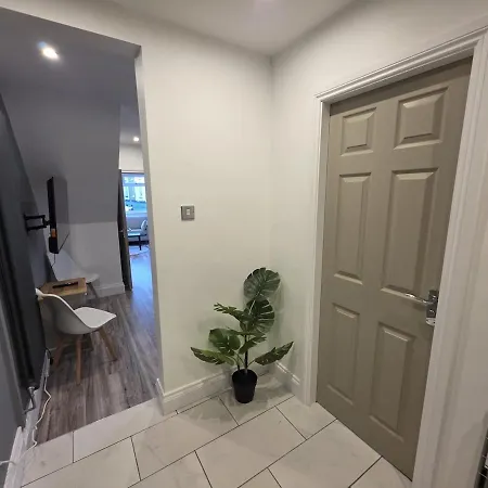 Casa de Férias 18 Anfield 5 Min Walk Sleeps 7 4br 5bed 3bathrms *