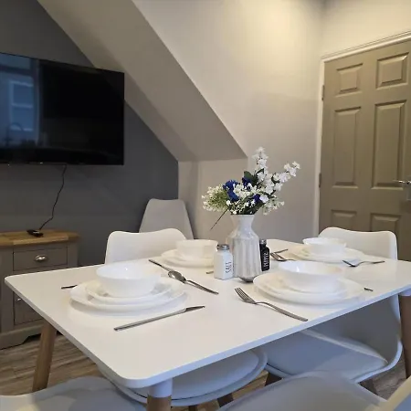 18 Anfield 5 Min Walk Sleeps 7 4br 5bed 3bathrms Liverpool