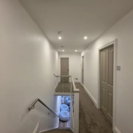 18 Anfield 5 Min Walk Sleeps 7 4br 5bed 3bathrms Liverpool