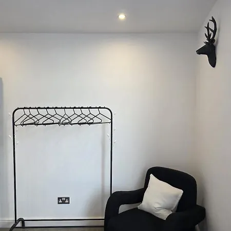 Casa de Férias 18 Anfield 5 Min Walk Sleeps 7 4br 5bed 3bathrms *