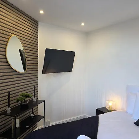 18 Anfield 5 Min Walk Sleeps 7 4br 5bed 3bathrms Liverpool