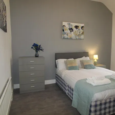 Holiday home Sefton House By Smart Corporate