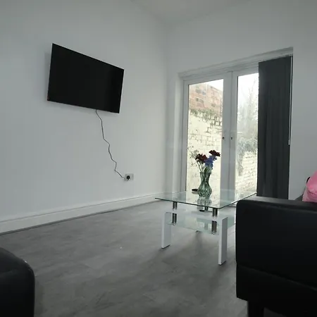 Holiday home Sefton House By Smart Corporate Liverpool