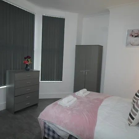 Sefton House By Smart Corporate Holiday home *