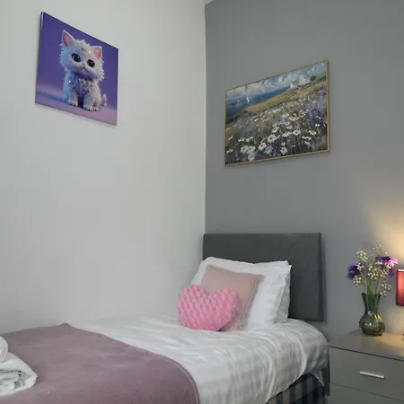 Sefton House By Smart Corporate Holiday home *